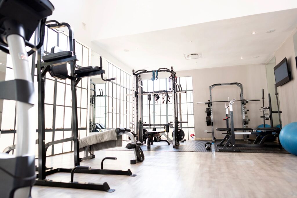 Weight lifting exercise machine